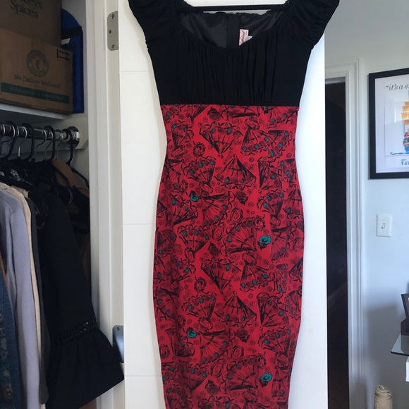 Peasant Dress in Red Vintage Fan Print - Picture 2 of 4